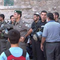  إسرائيل تمنع الفلسطينيين دون 50 عاما من الصلاة في الأقصى